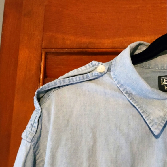 Like new denim Polo by Ralph Lauren button down shirt - Picture 4 of 4